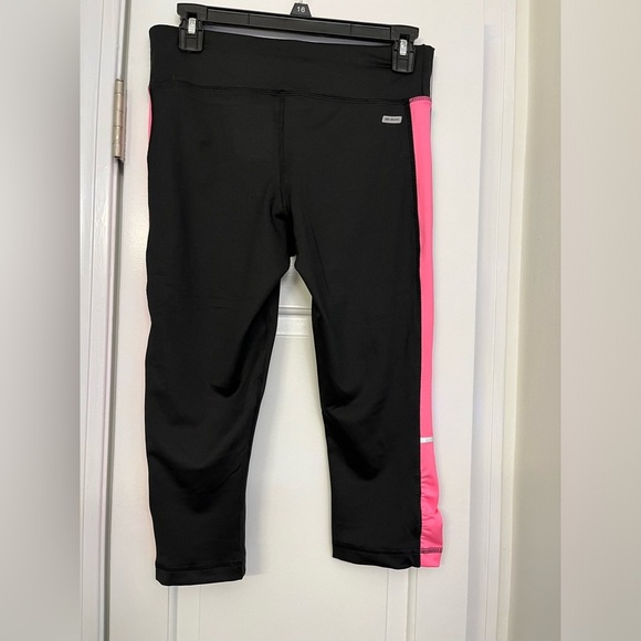 Dansko Now•2 PAIRS, Fitted Activewear Capri Leggings Black Pink Women’s Size S - Picture 3 of 16